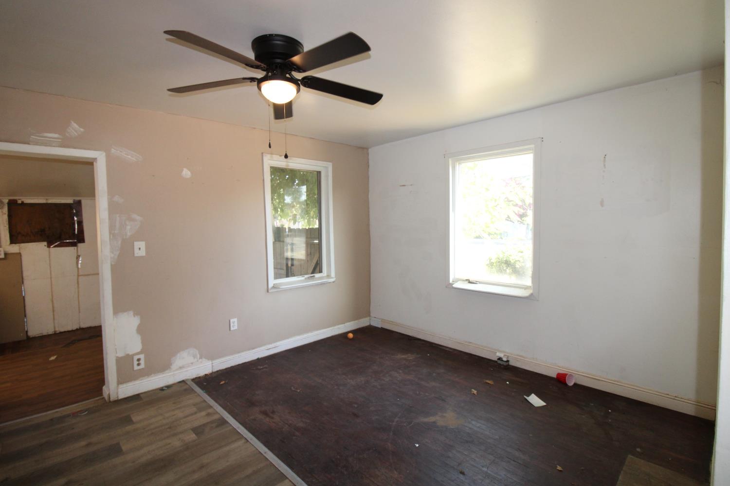 432 4th St, Clovis, CA 93612