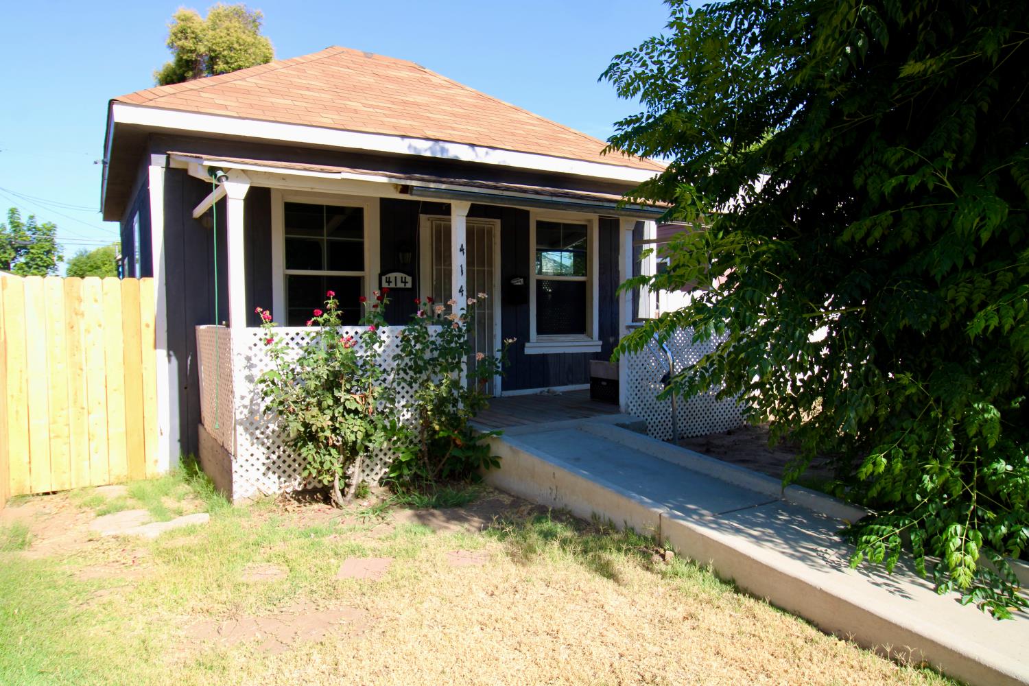 432 4th St, Clovis, CA 93612