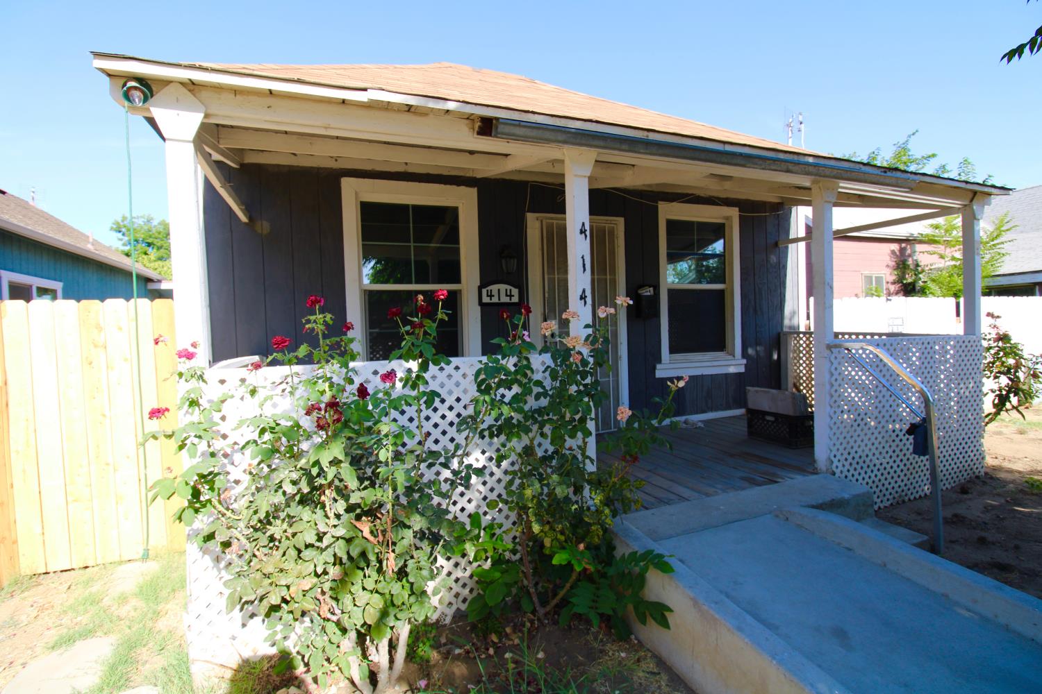 432 4th St, Clovis, CA 93612