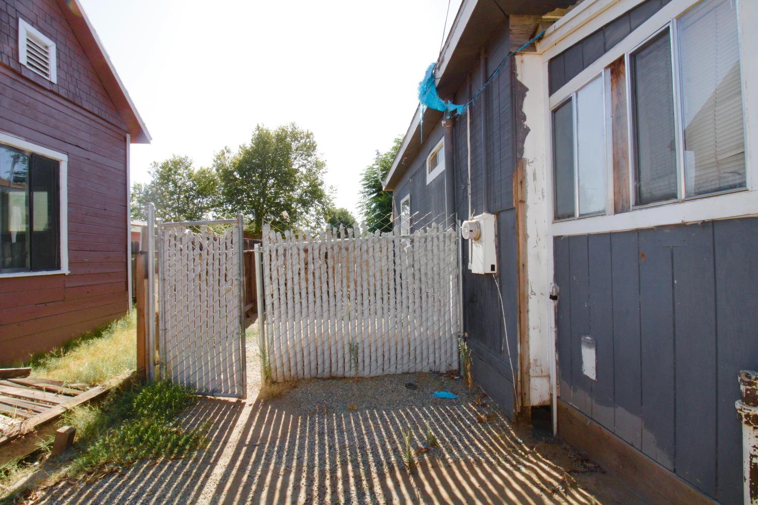432 4th St, Clovis, CA 93612