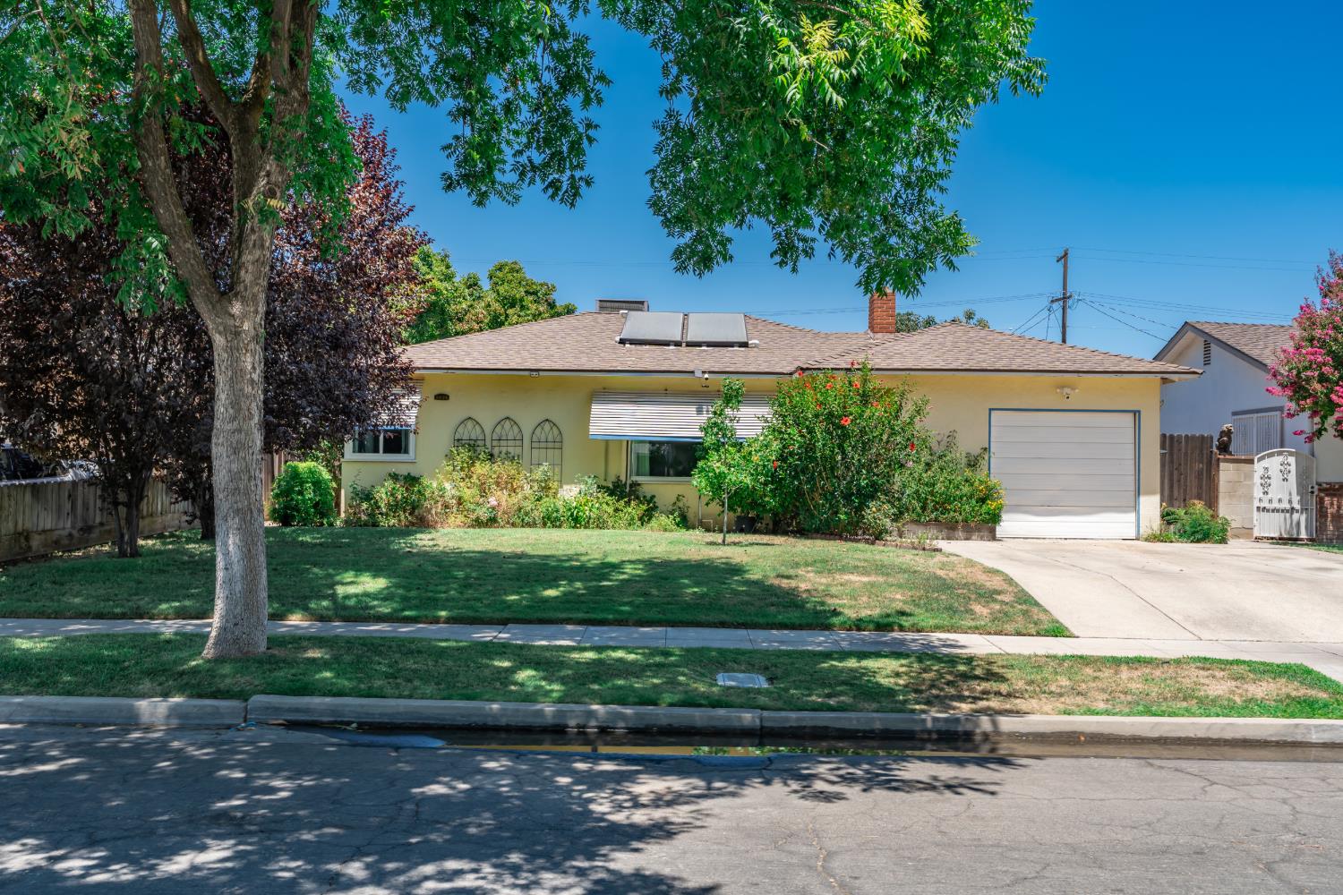 1026 W Dayton Ave, Fresno, CA 93705