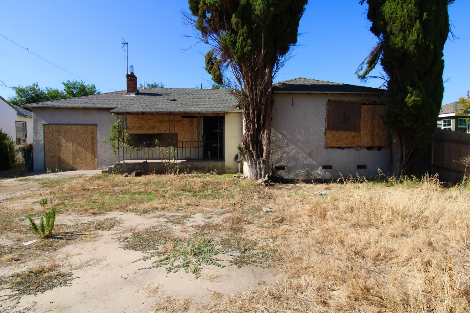 2226 E Normal Ave, Fresno, CA 93703