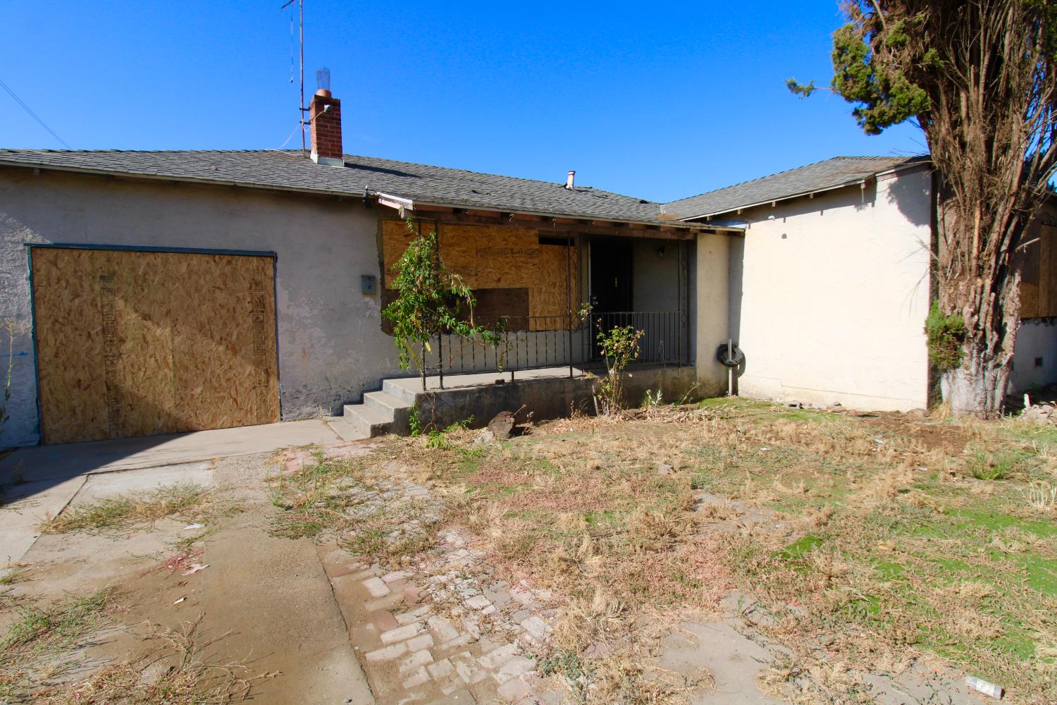 2226 E Normal Ave, Fresno, CA 93703
