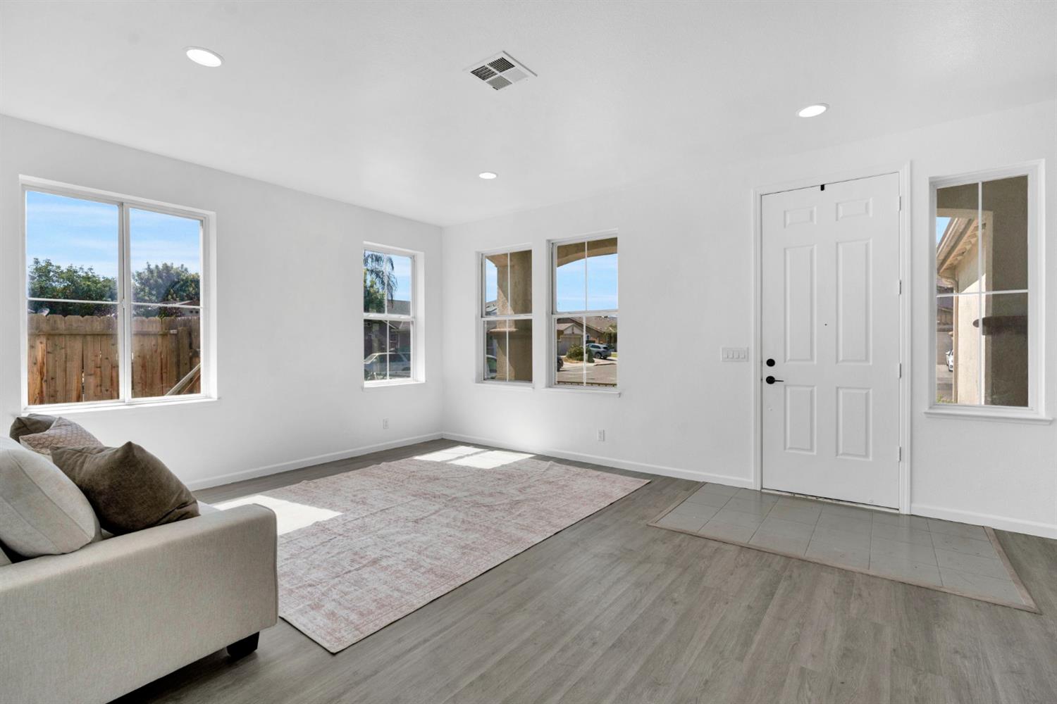 5306 E Tower Ave, Fresno, CA 93725