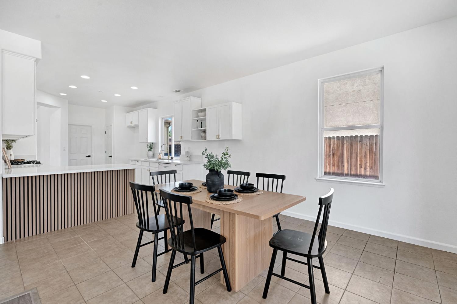 5306 E Tower Ave, Fresno, CA 93725