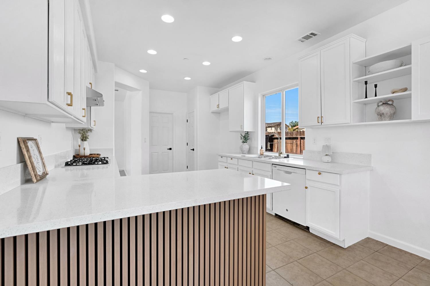 5306 E Tower Ave, Fresno, CA 93725