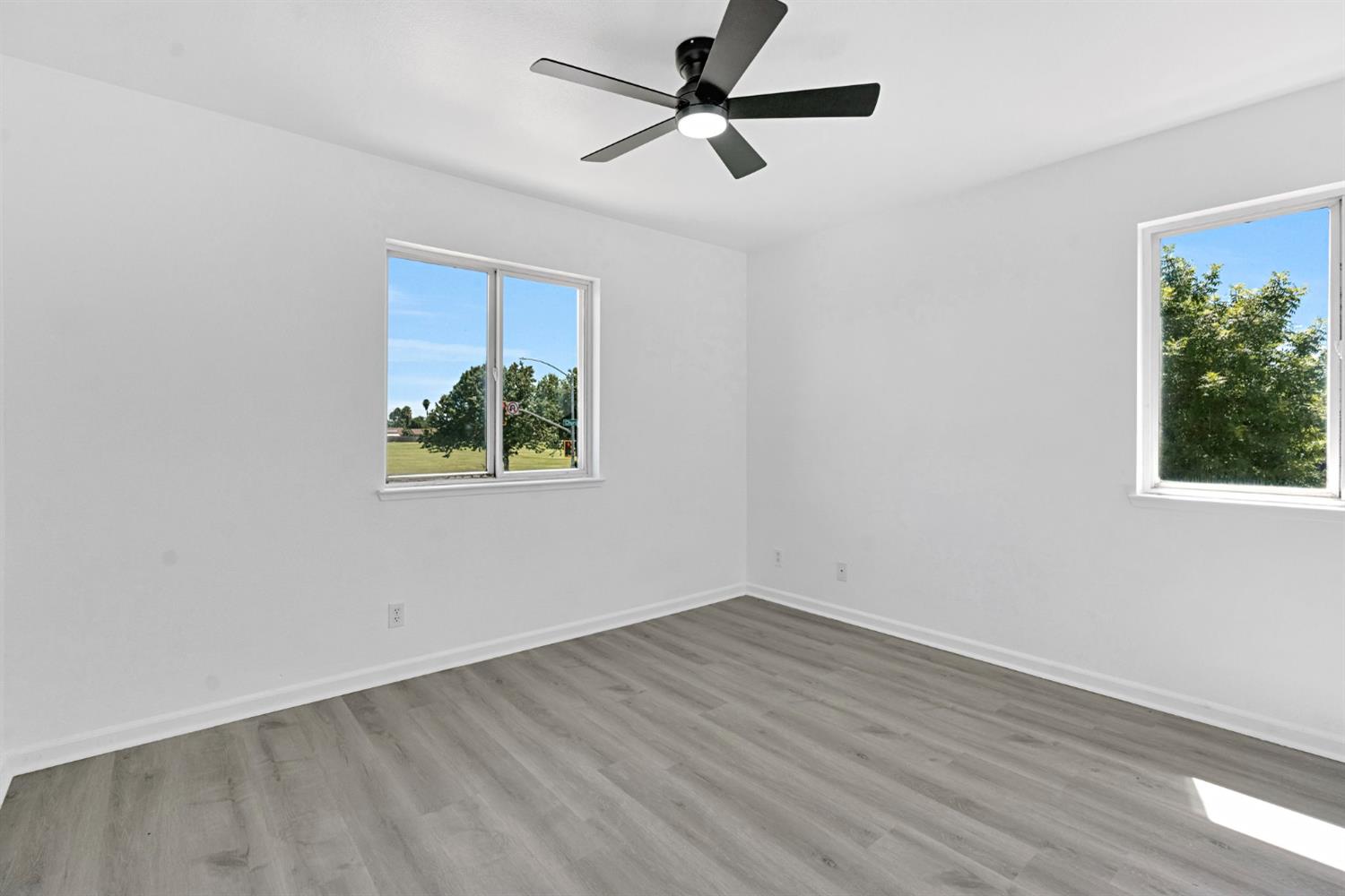 5306 E Tower Ave, Fresno, CA 93725