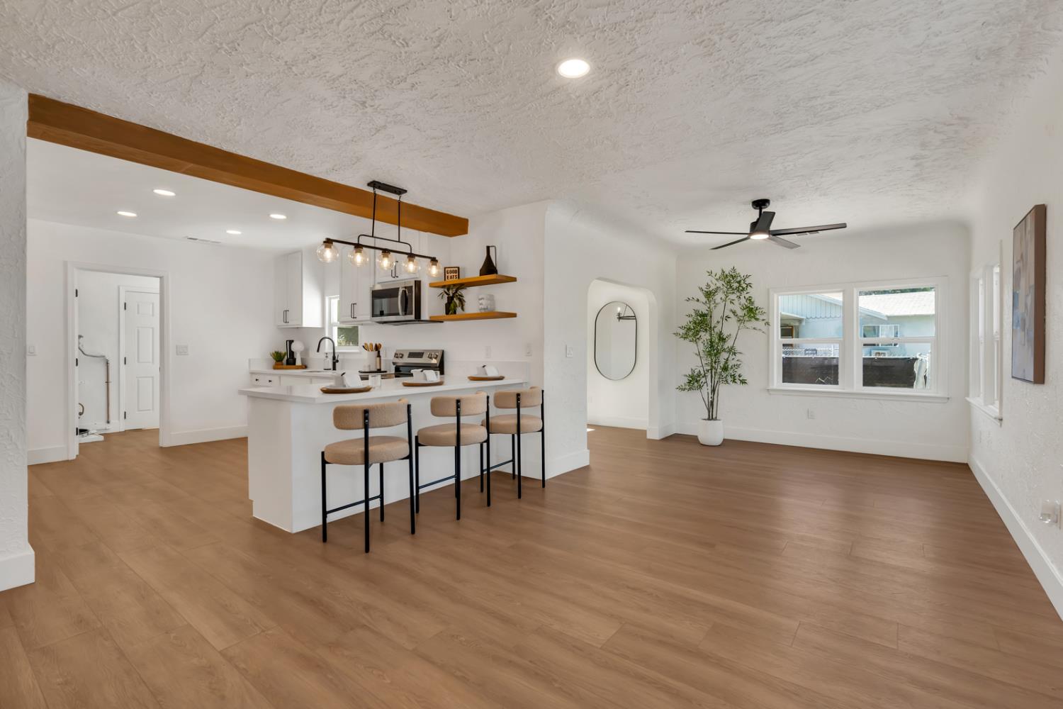 426 N Maple Ave, Fresno, CA 93702
