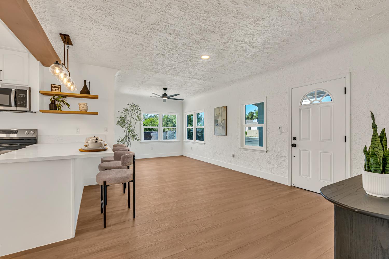426 N Maple Ave, Fresno, CA 93702