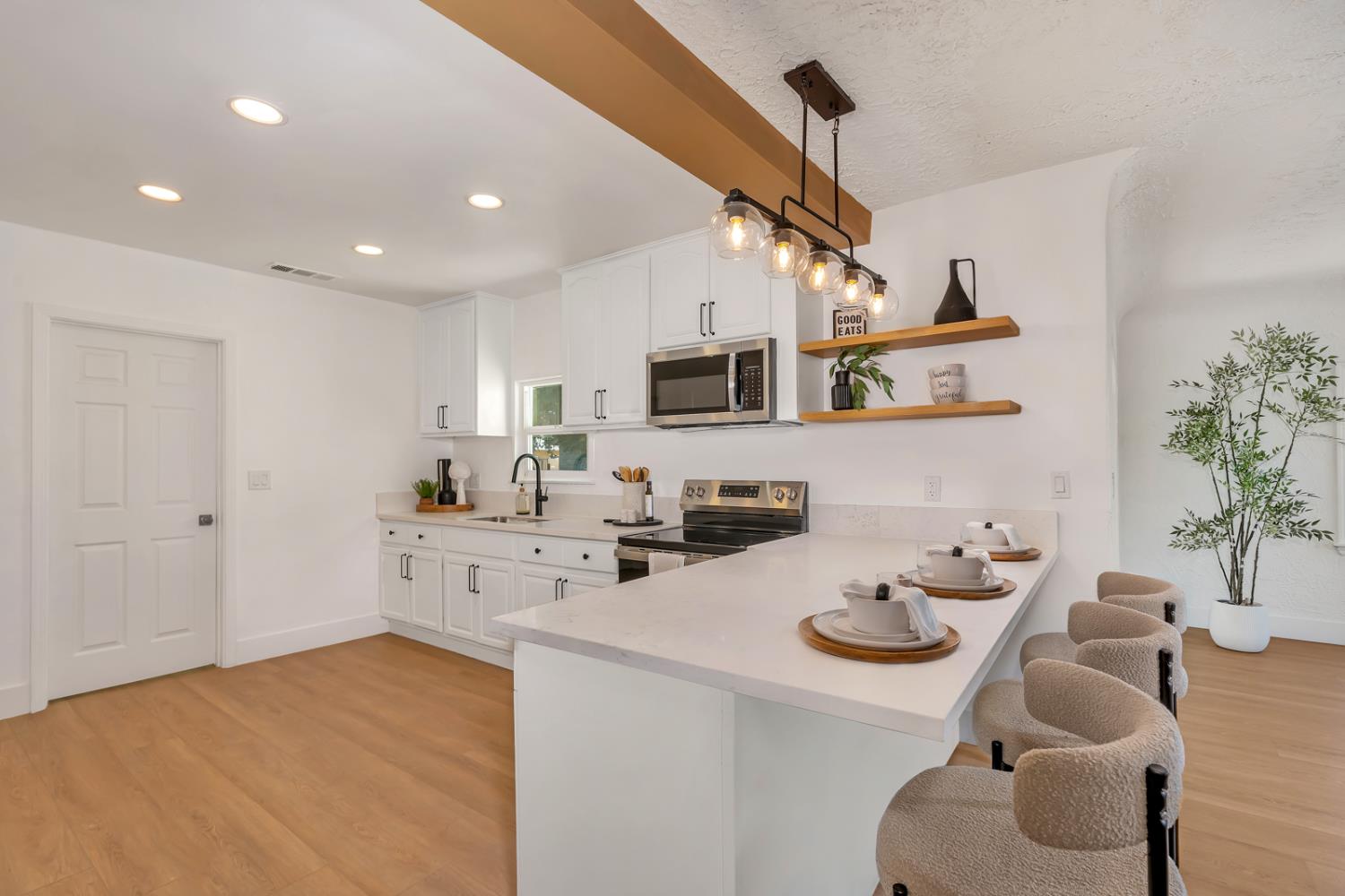 426 N Maple Ave, Fresno, CA 93702
