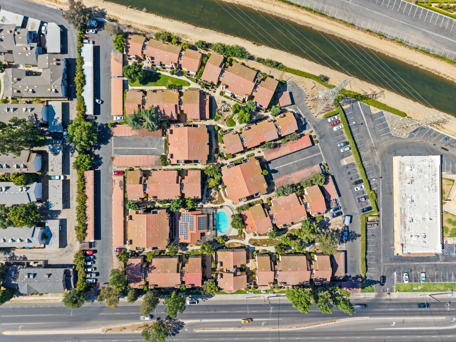 1550 W Ashlan Ave #208, Fresno, CA 93705