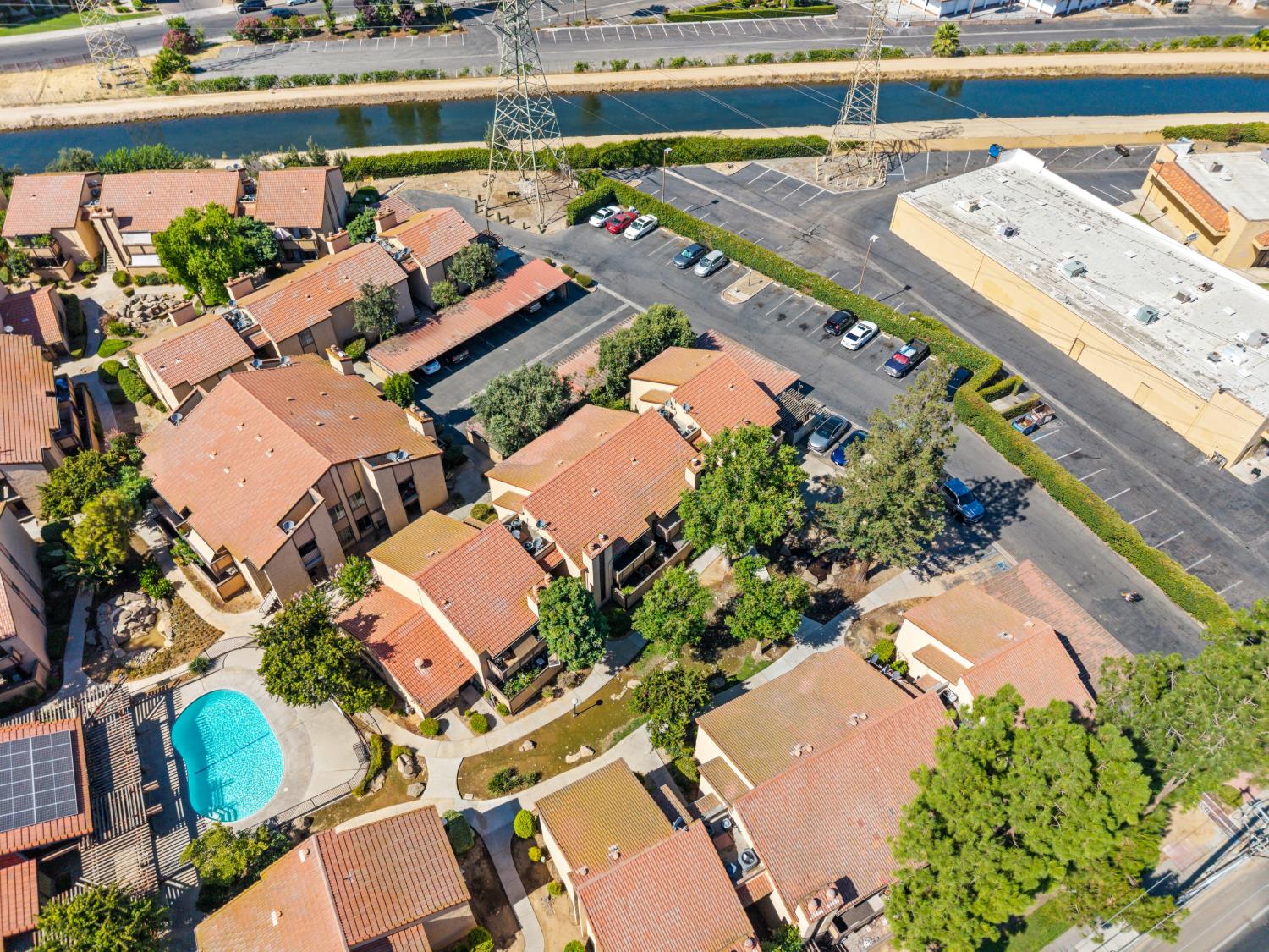 1550 W Ashlan Ave #208, Fresno, CA 93705