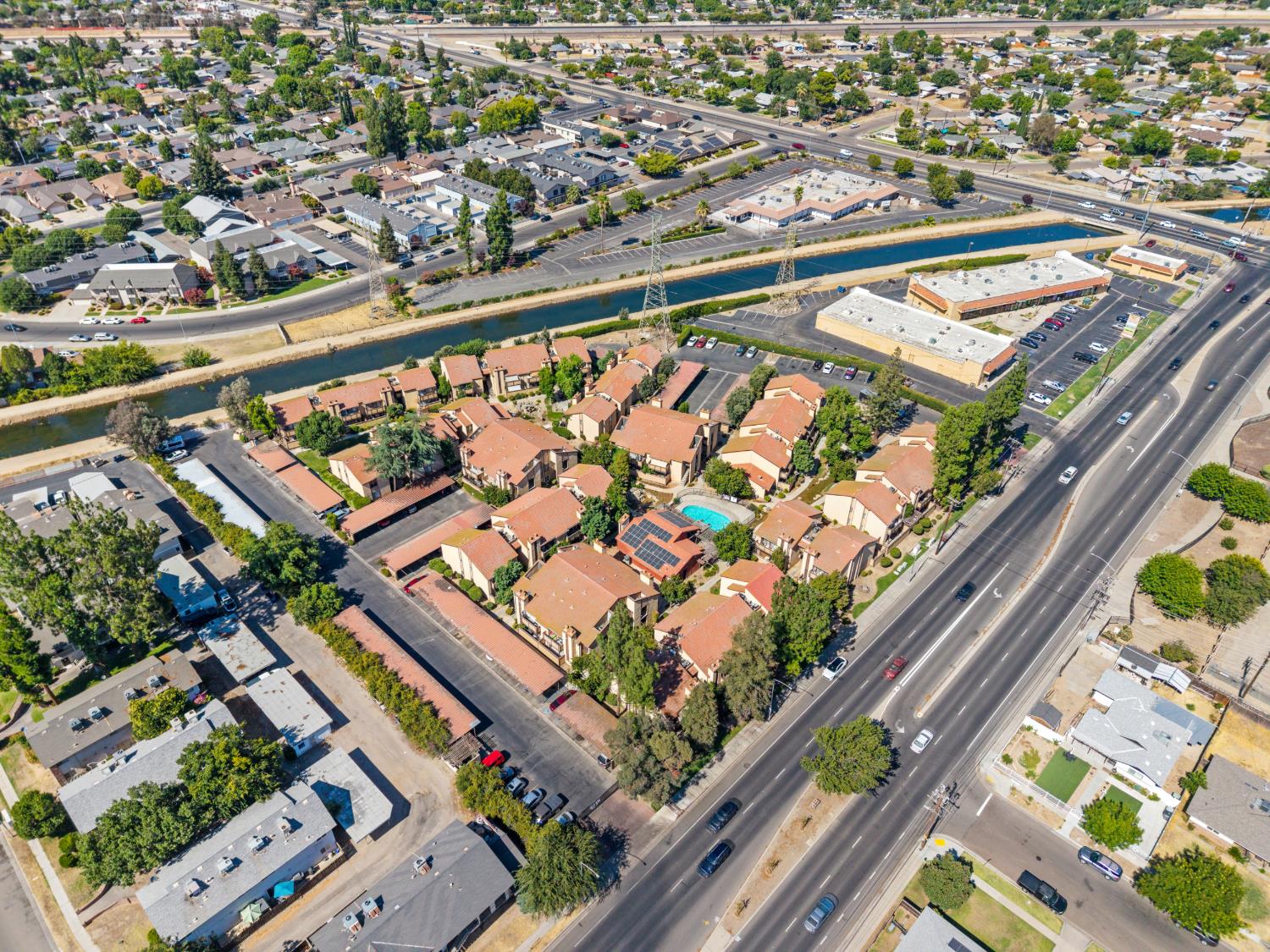 1550 W Ashlan Ave #208, Fresno, CA 93705