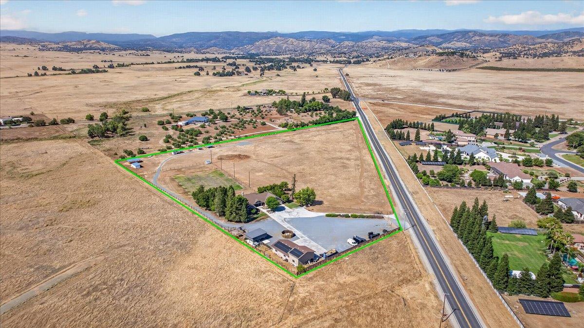 12228 Tollhouse Rd, Clovis, CA 93619