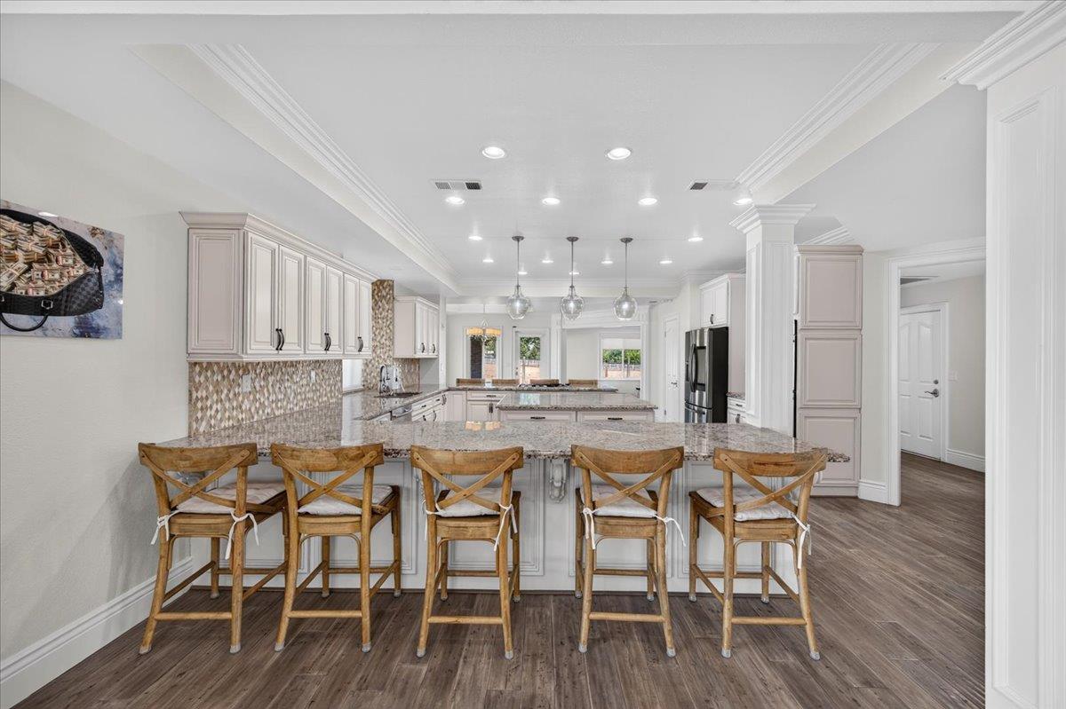 12228 Tollhouse Rd, Clovis, CA 93619