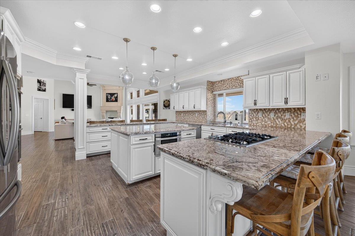 12228 Tollhouse Rd, Clovis, CA 93619