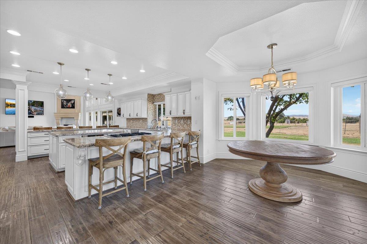 12228 Tollhouse Rd, Clovis, CA 93619