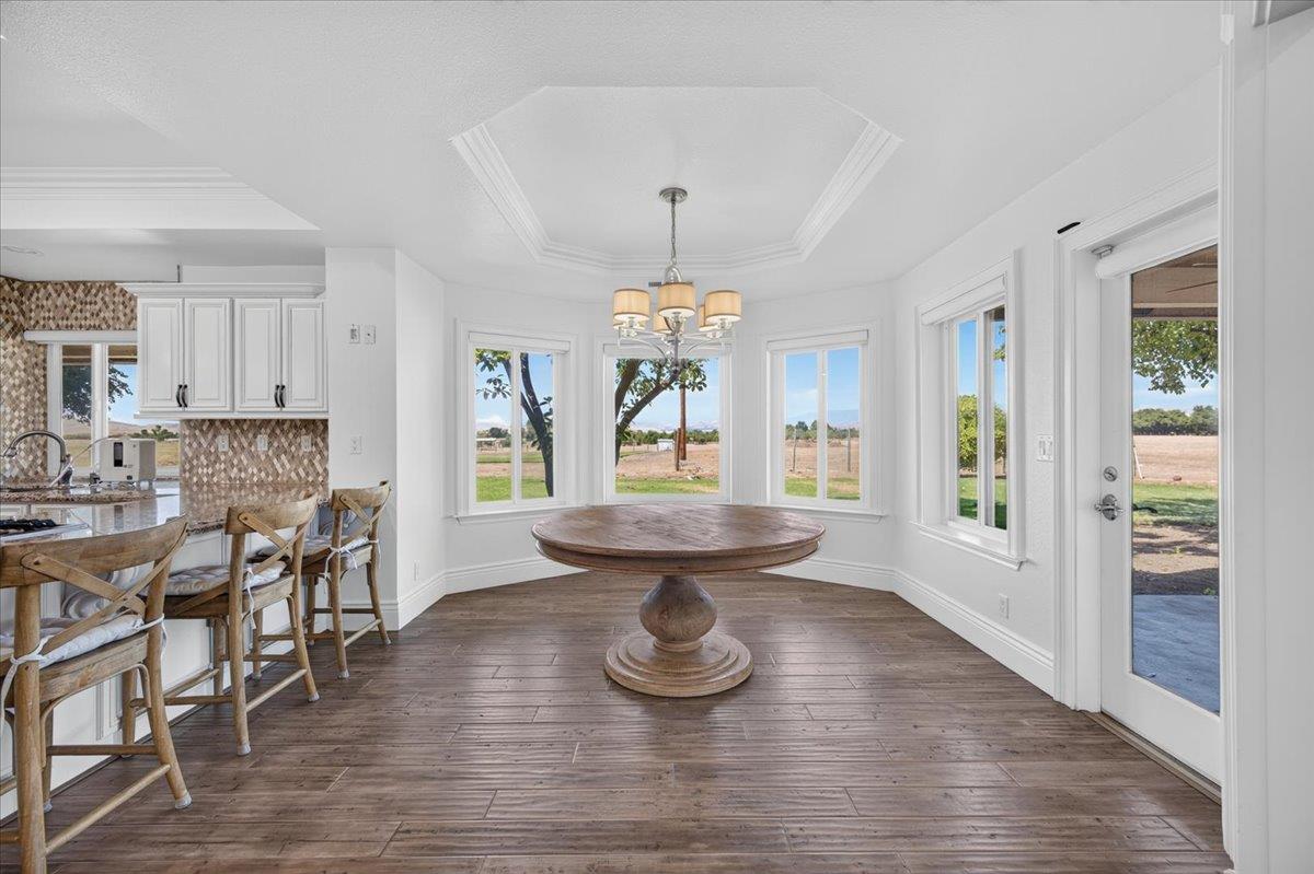 12228 Tollhouse Rd, Clovis, CA 93619