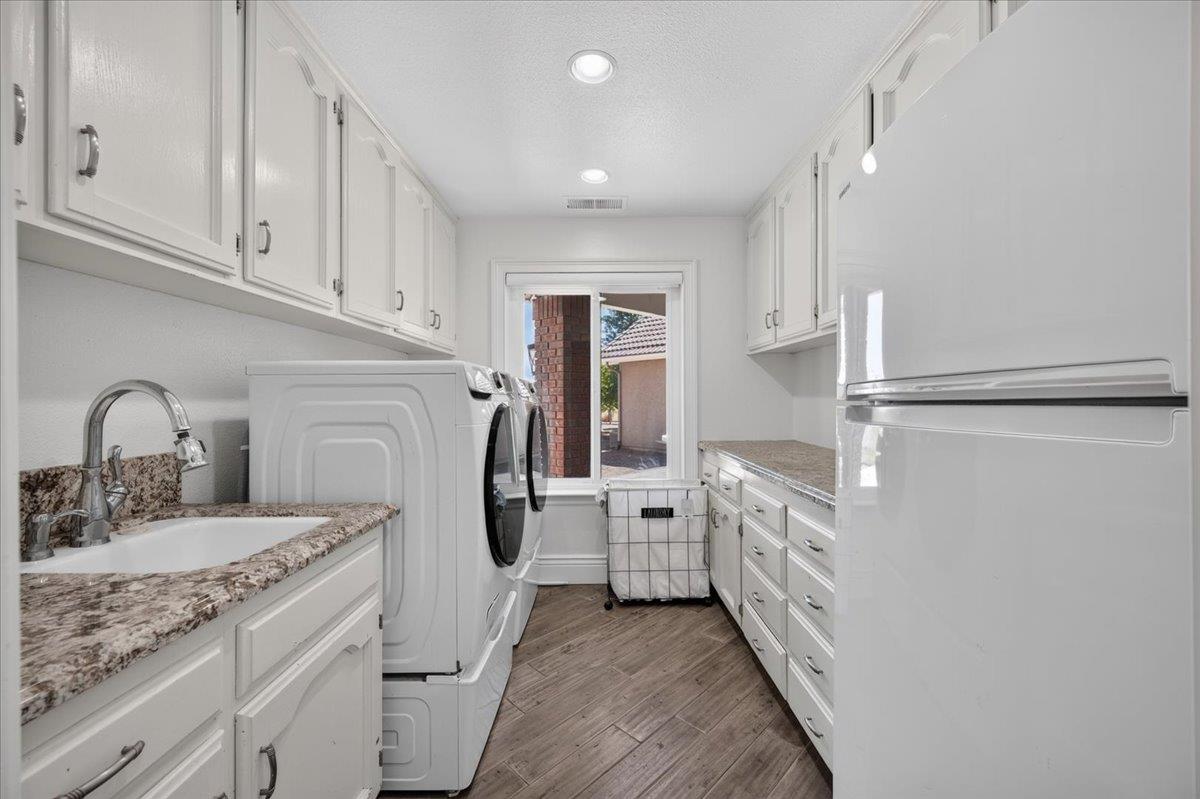 12228 Tollhouse Rd, Clovis, CA 93619