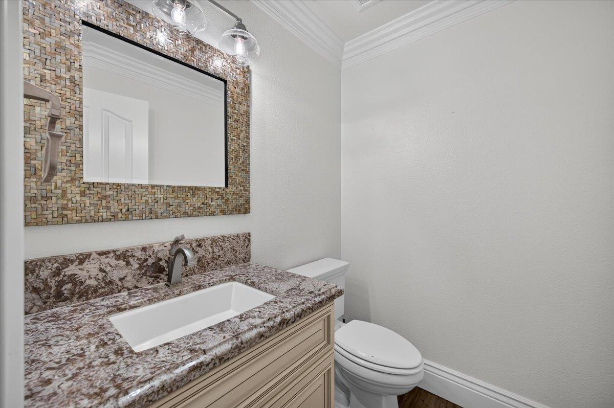 12228 Tollhouse Rd, Clovis, CA 93619