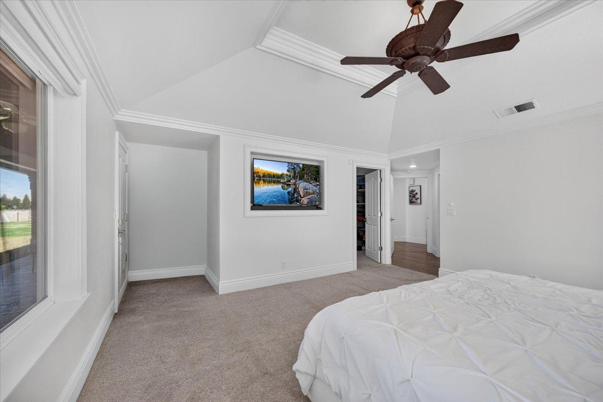 12228 Tollhouse Rd, Clovis, CA 93619