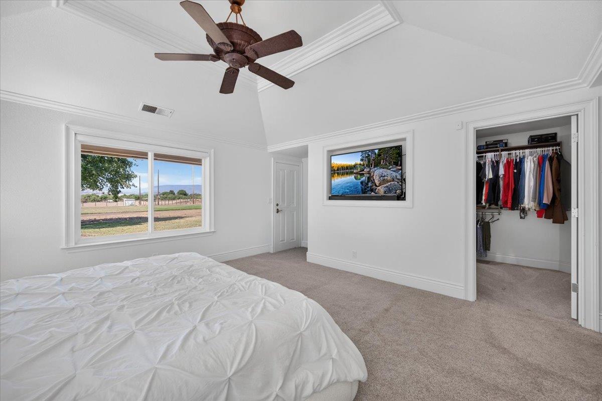12228 Tollhouse Rd, Clovis, CA 93619