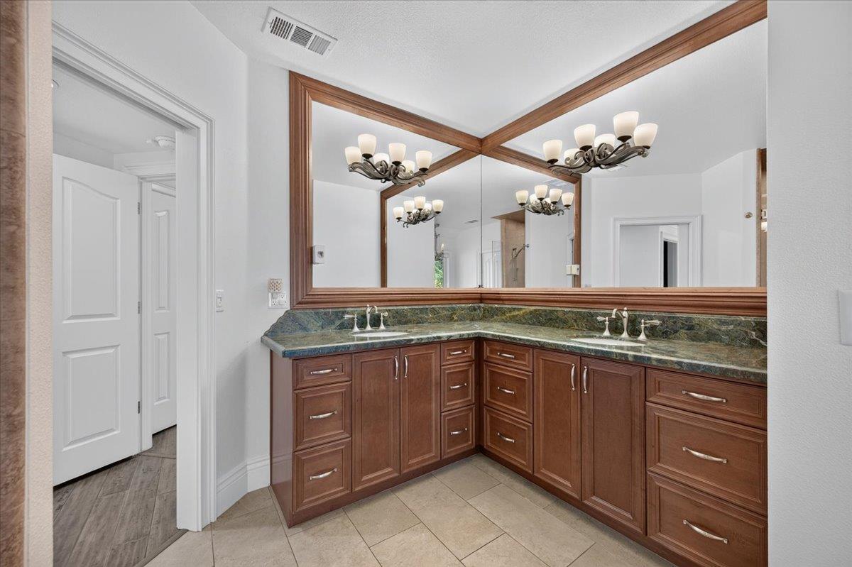 12228 Tollhouse Rd, Clovis, CA 93619