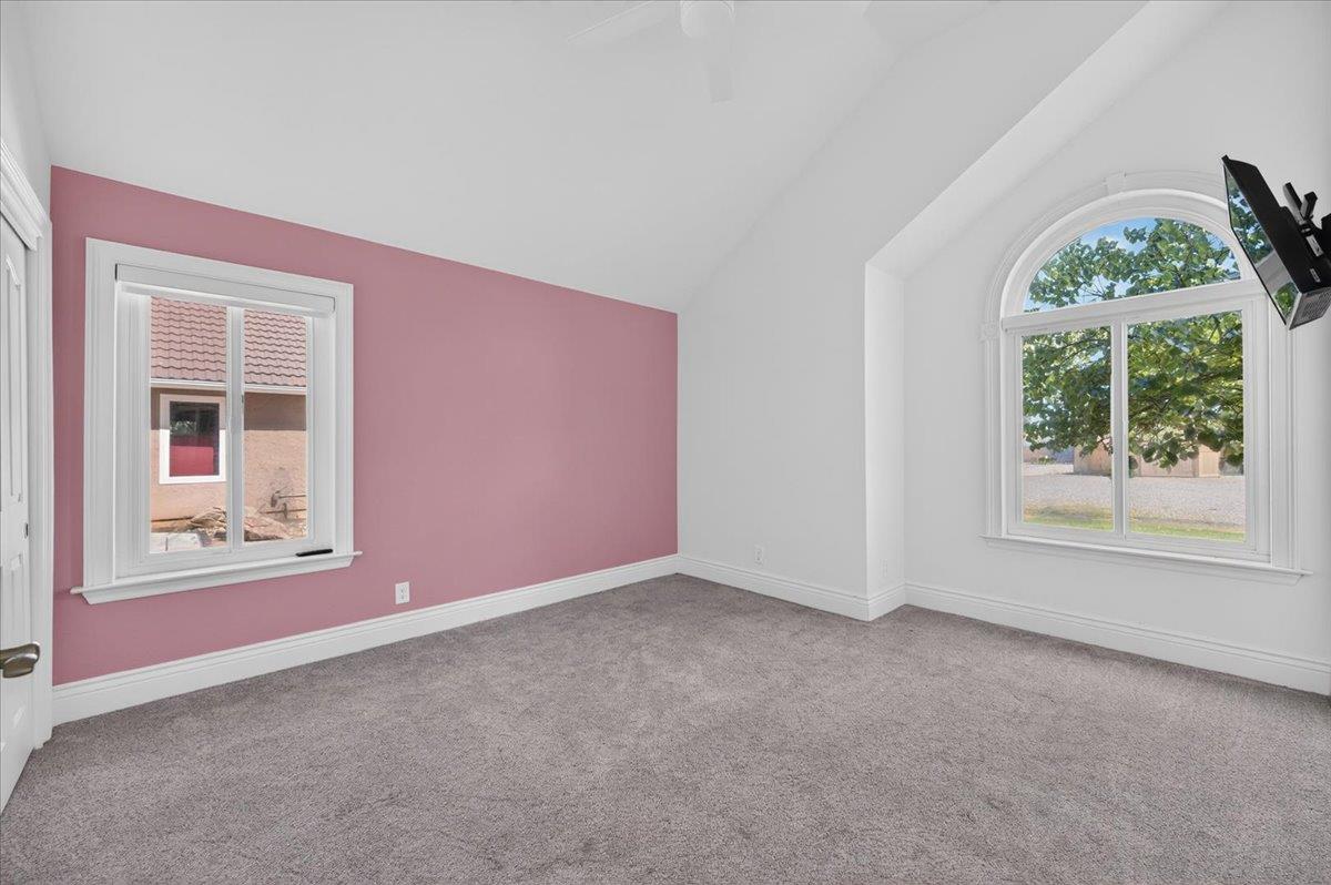 12228 Tollhouse Rd, Clovis, CA 93619