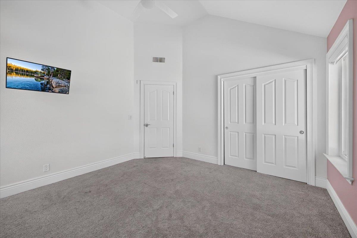 12228 Tollhouse Rd, Clovis, CA 93619