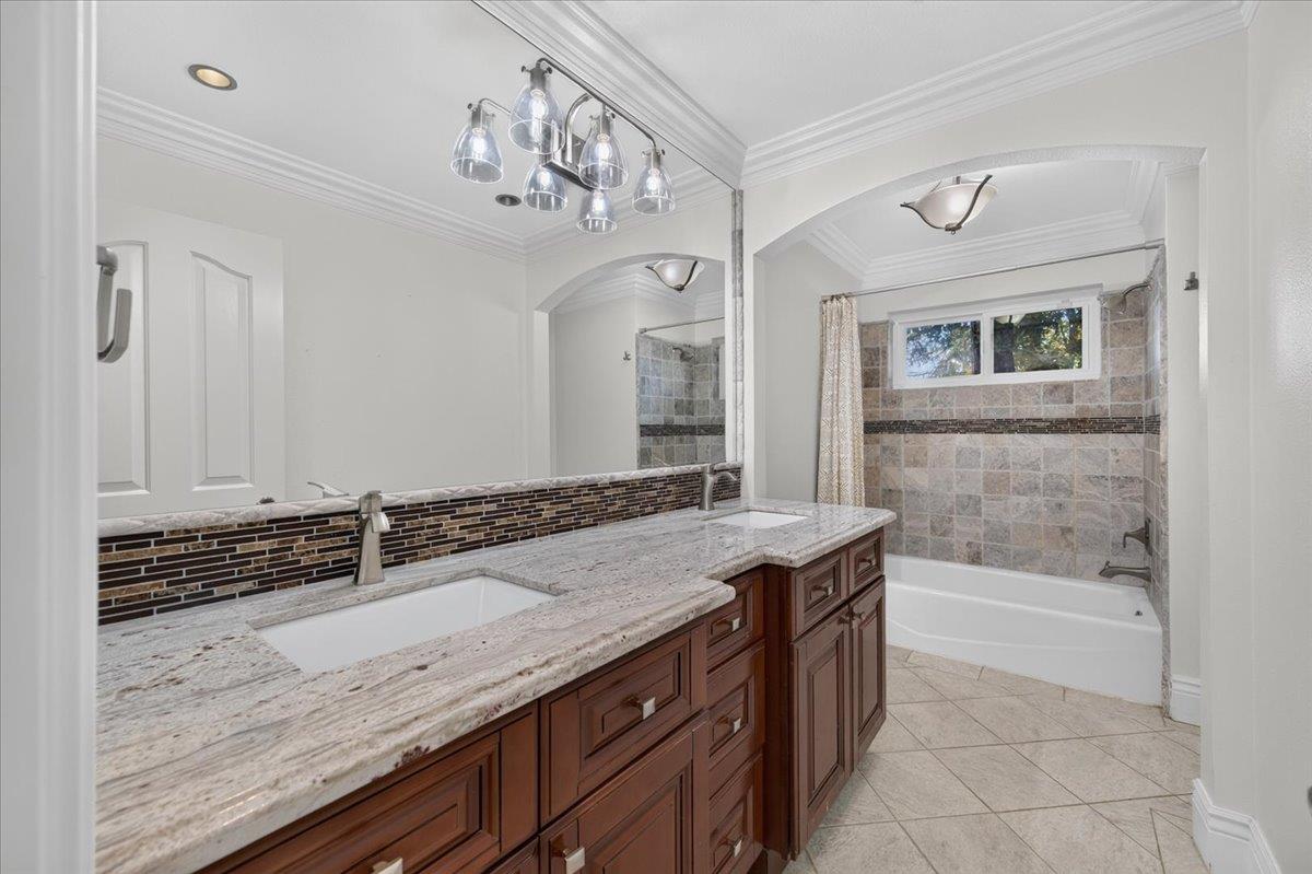 12228 Tollhouse Rd, Clovis, CA 93619