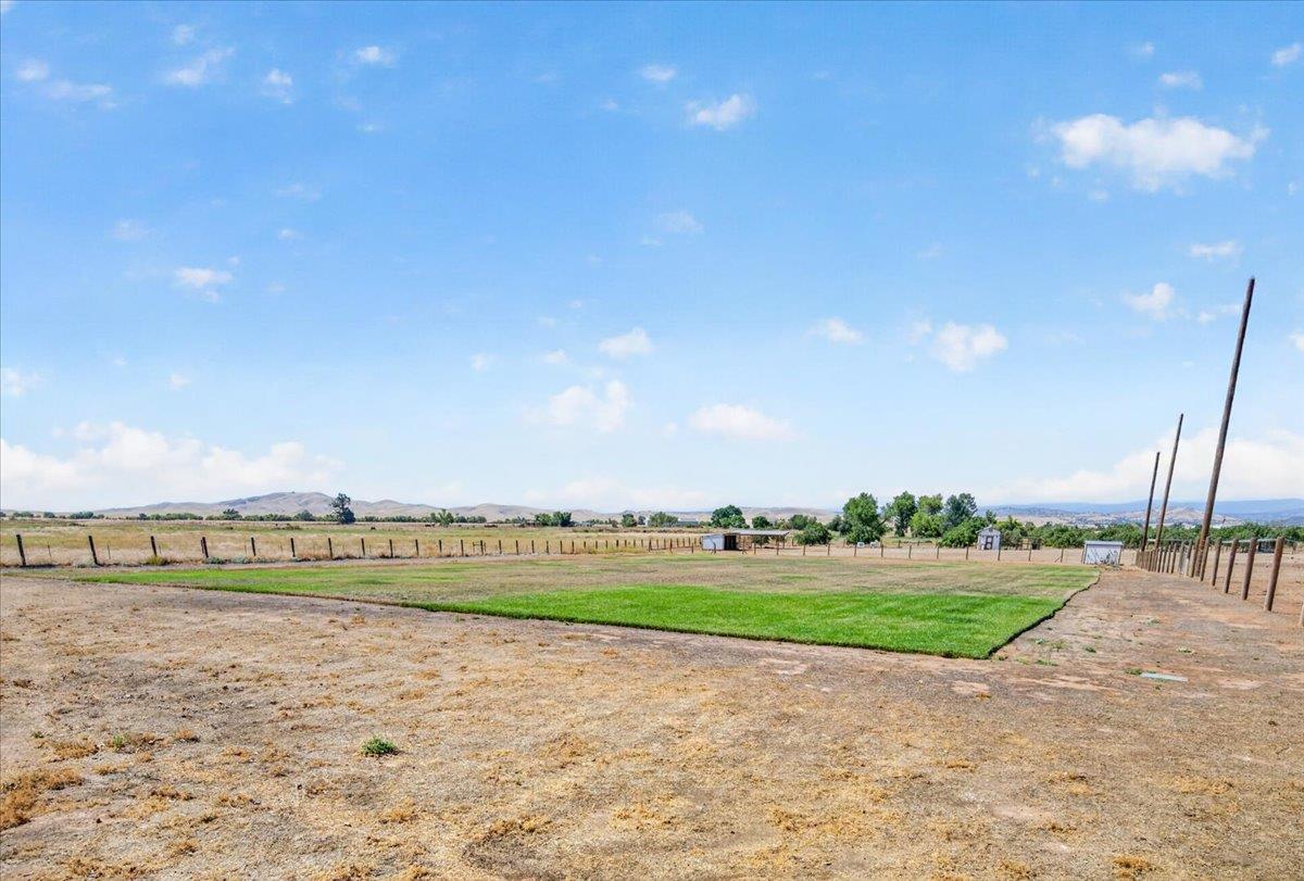 12228 Tollhouse Rd, Clovis, CA 93619