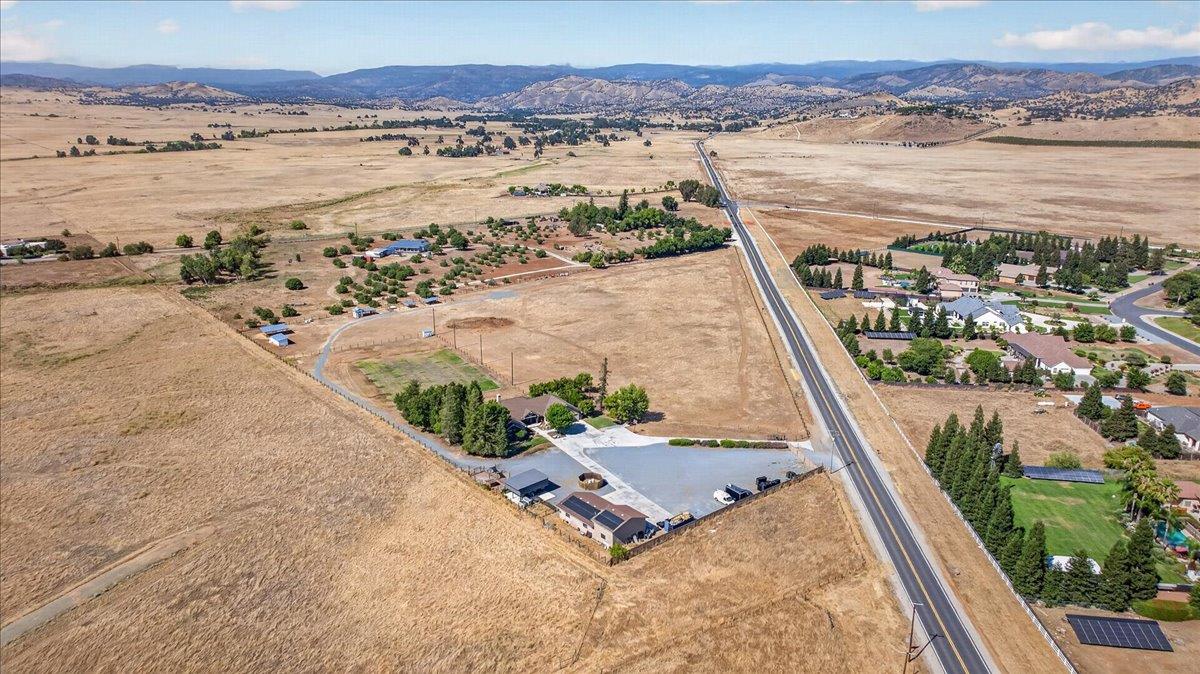 12228 Tollhouse Rd, Clovis, CA 93619