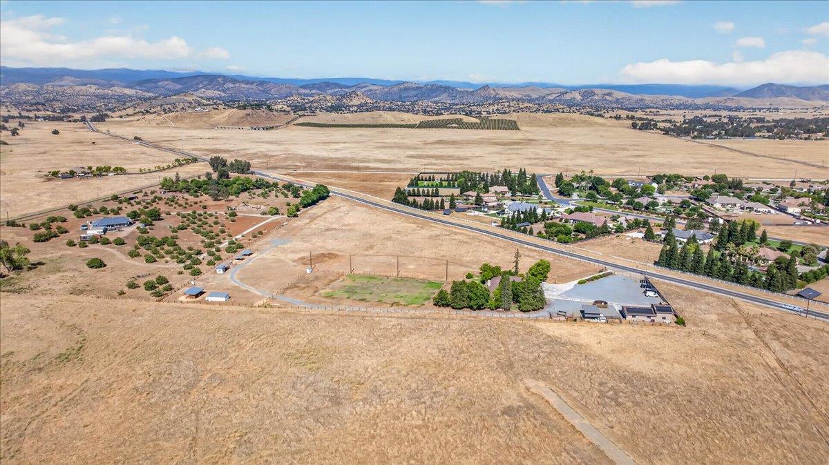 12228 Tollhouse Rd, Clovis, CA 93619