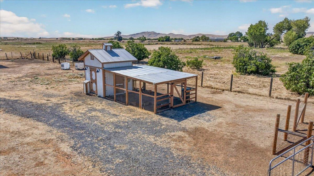 12228 Tollhouse Rd, Clovis, CA 93619