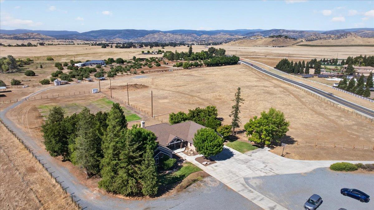 12228 Tollhouse Rd, Clovis, CA 93619
