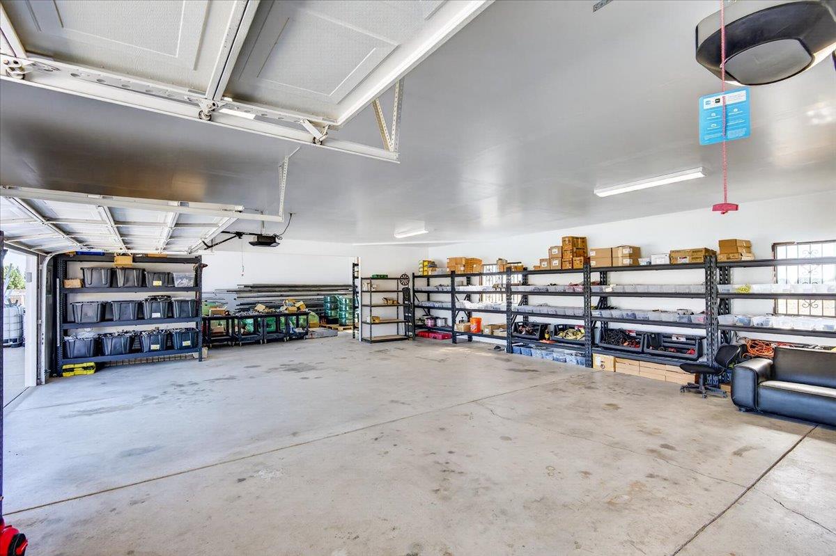 12228 Tollhouse Rd, Clovis, CA 93619