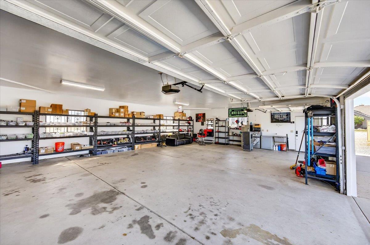 12228 Tollhouse Rd, Clovis, CA 93619