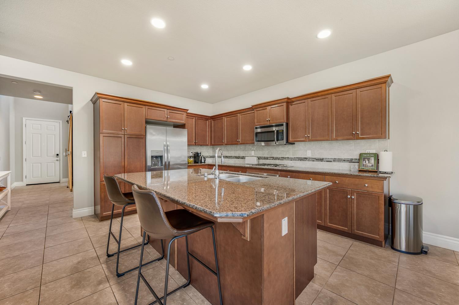 3401 Alcove Way, Clovis, CA 93619
