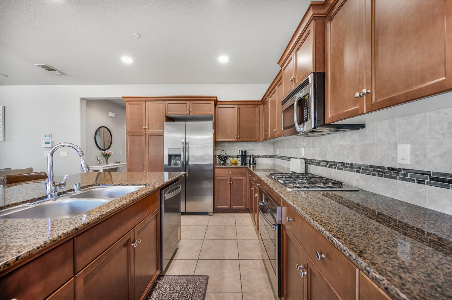 3401 Alcove Way, Clovis, CA 93619