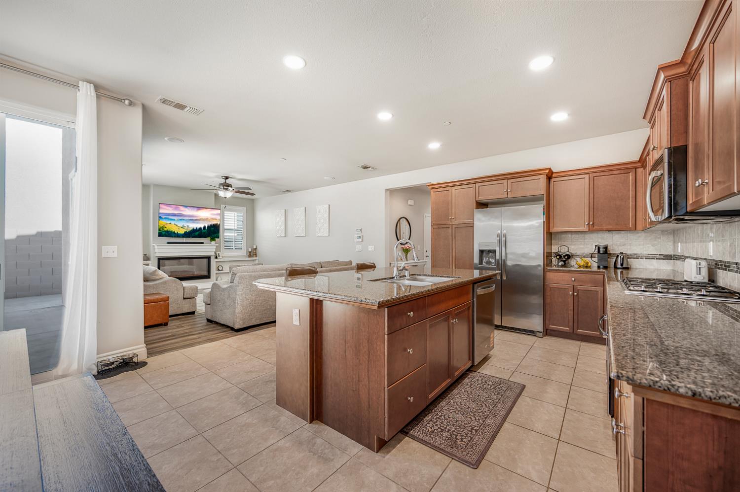 3401 Alcove Way, Clovis, CA 93619