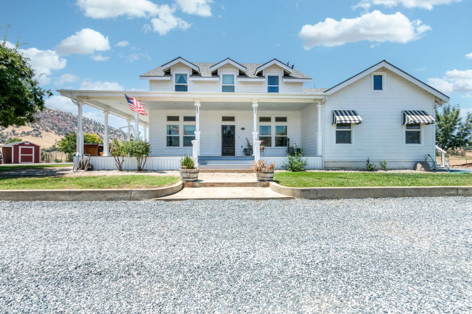 1969 Pederson Ave, Sanger, CA 93657