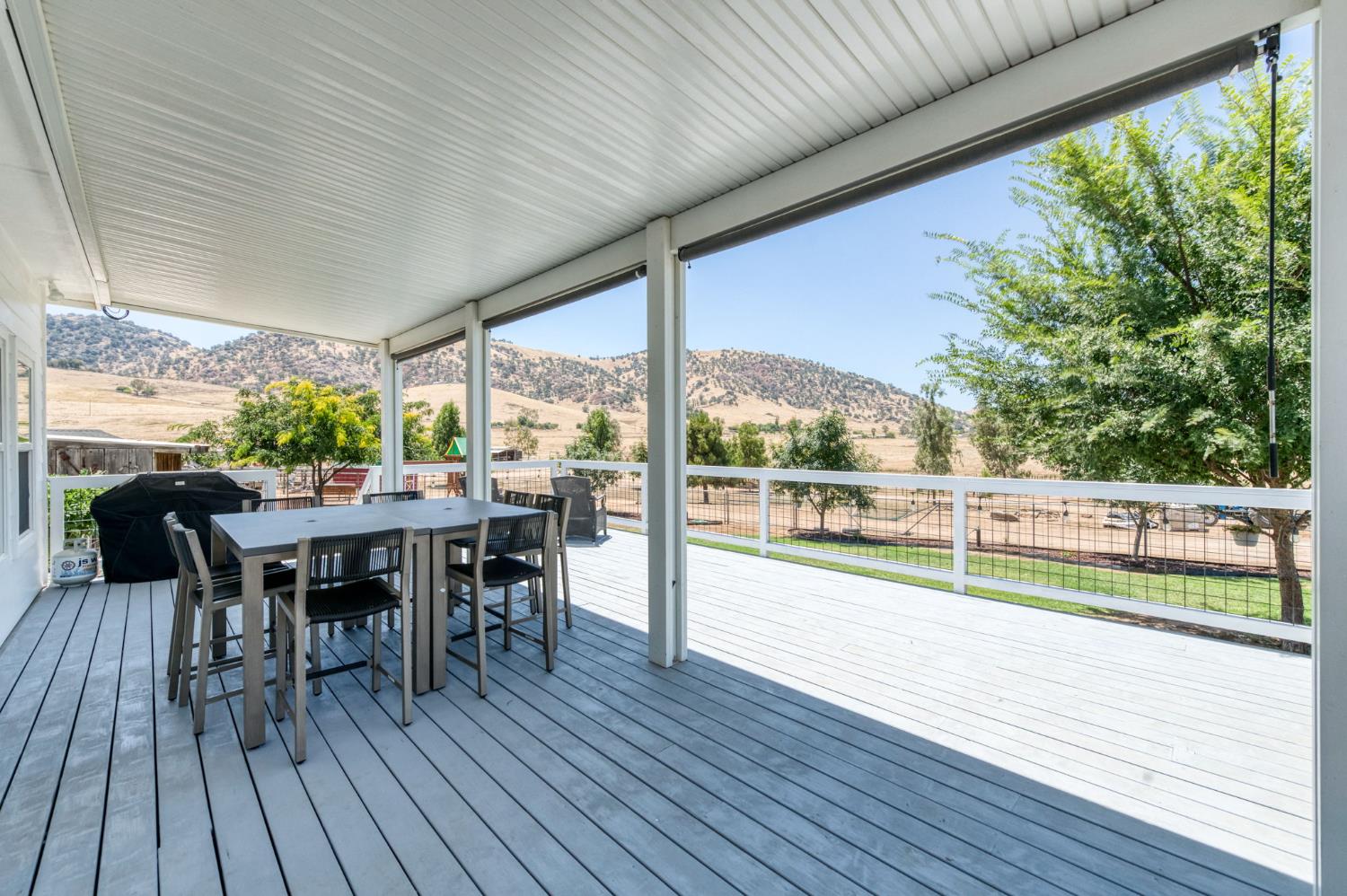 1969 Pederson Ave, Sanger, CA 93657