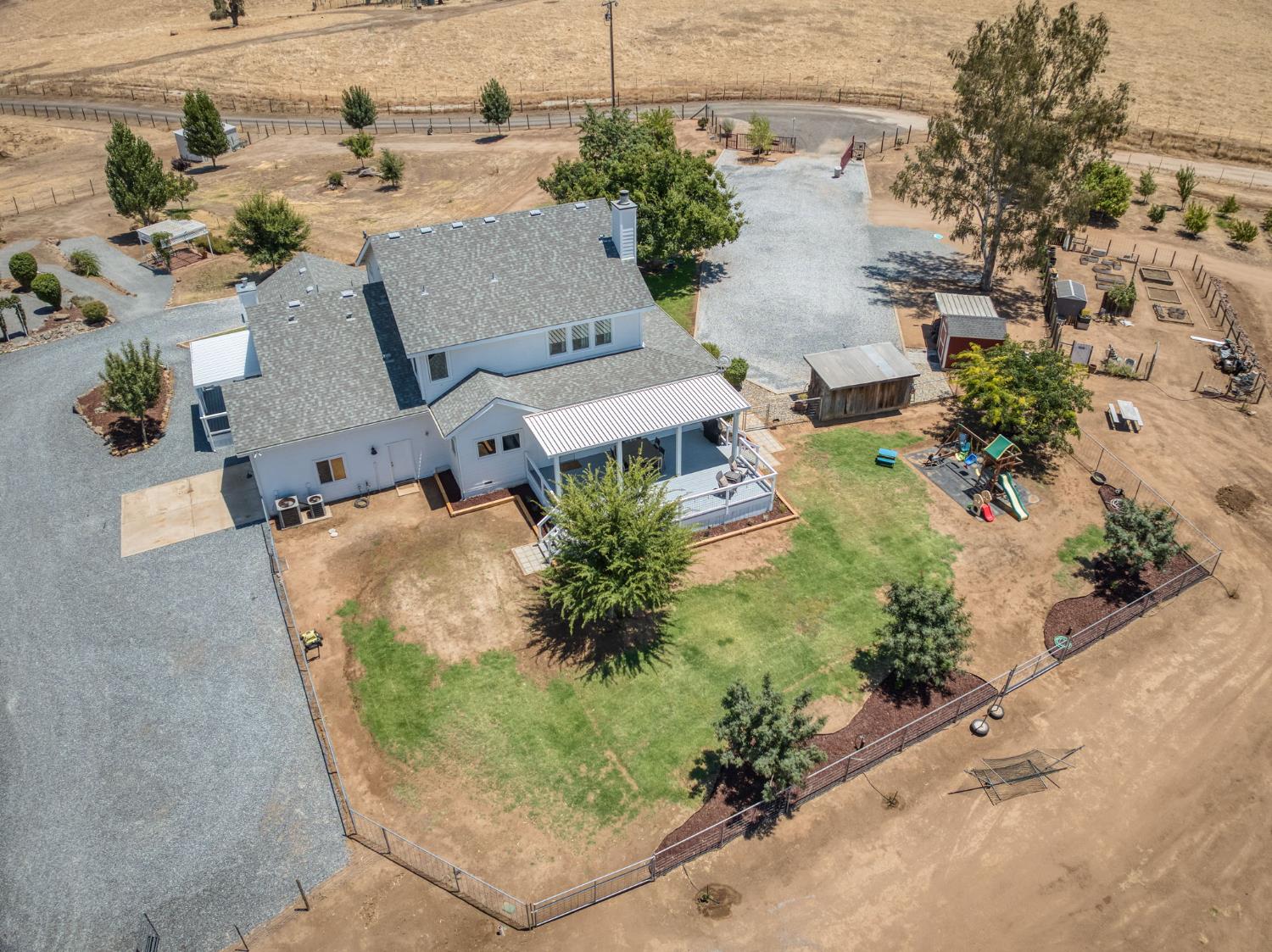 1969 Pederson Ave, Sanger, CA 93657