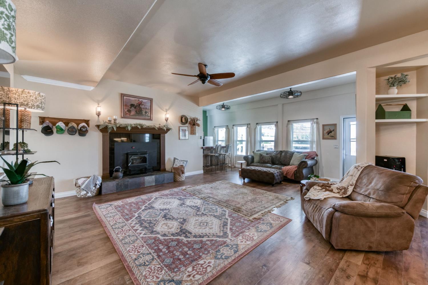 1969 Pederson Ave, Sanger, CA 93657