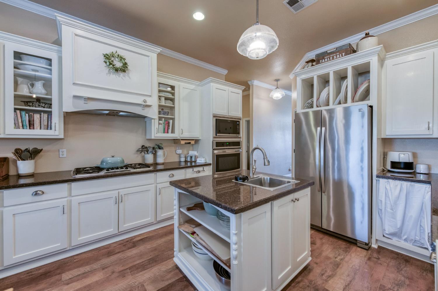 1969 Pederson Ave, Sanger, CA 93657