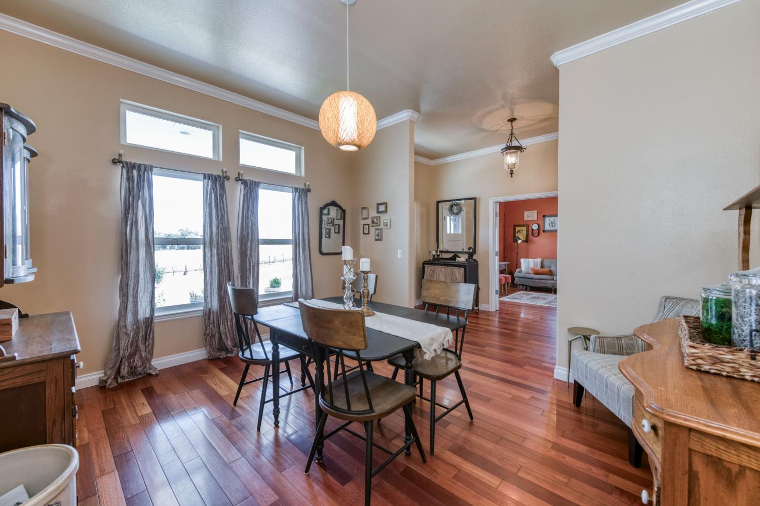 1969 Pederson Ave, Sanger, CA 93657