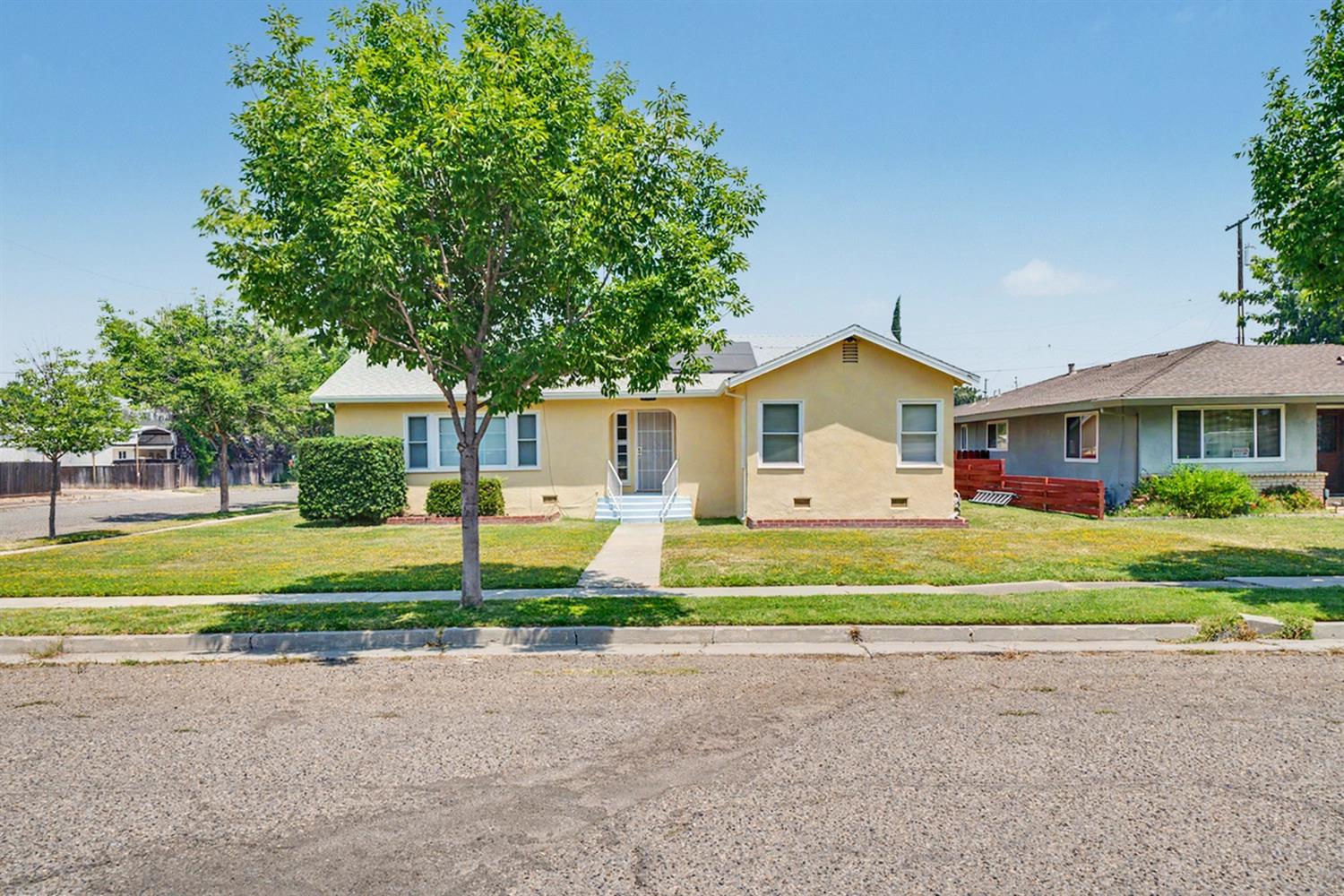 2374 N Olive St, Dos Palos, CA 93620