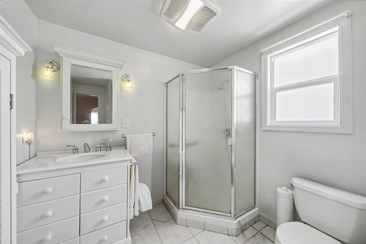 2374 N Olive St, Dos Palos, CA 93620