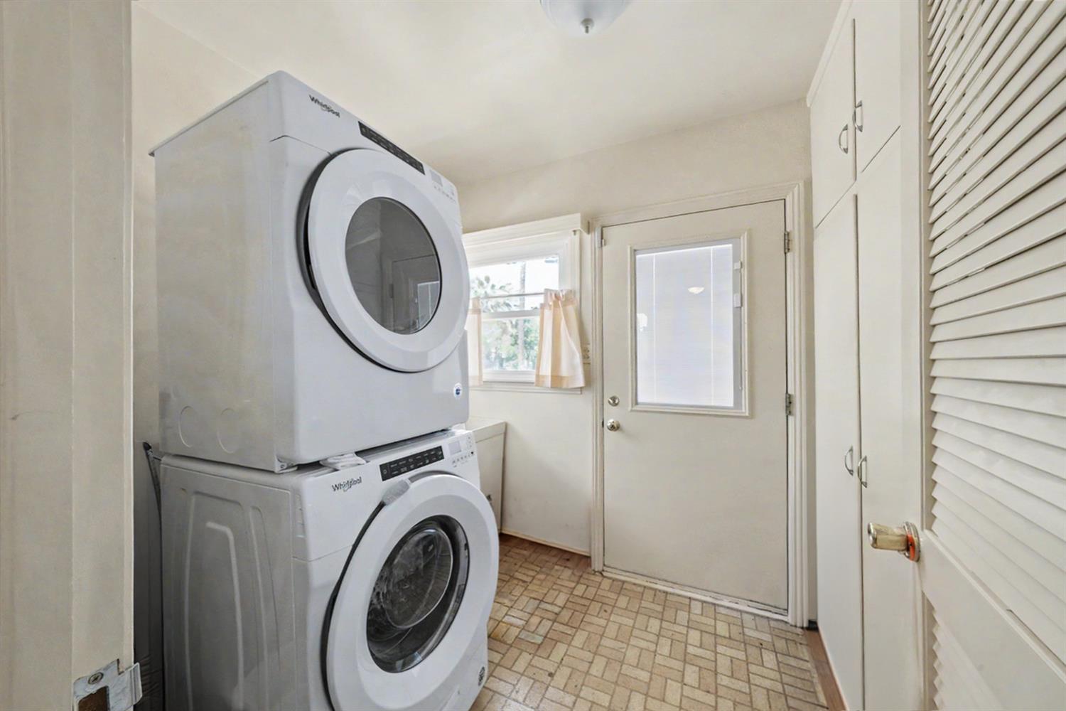 2374 N Olive St, Dos Palos, CA 93620
