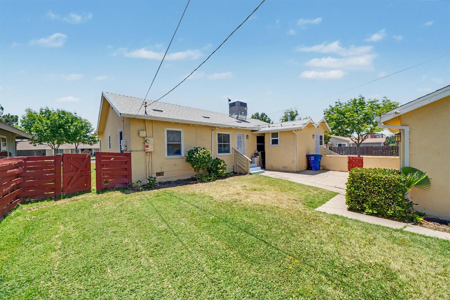 2374 N Olive St, Dos Palos, CA 93620